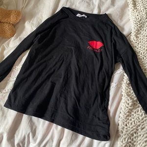 Frenzy long sleeve black tee